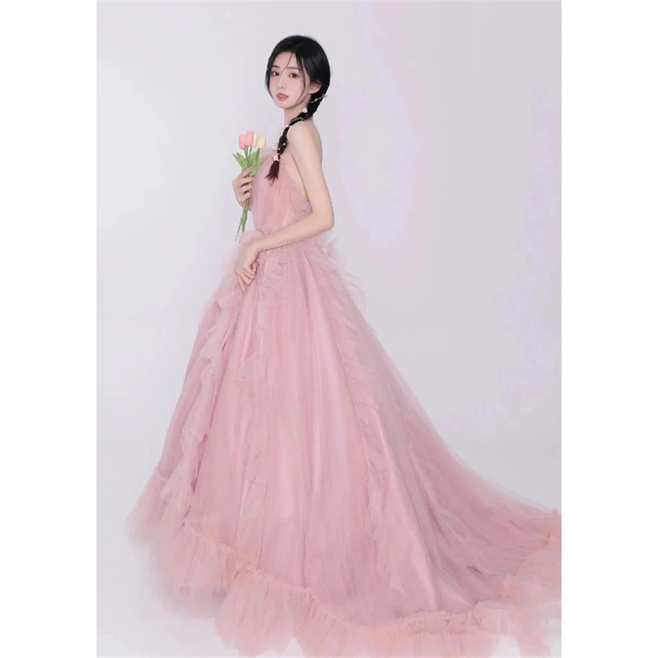 Elegant สีชมพู Tulle สปาเก็ตตี้ Scalloped คอภาพลวงตา A-Line ชุดราตรี 2025 รถไฟศาลชุดราตรีชุดปาร์ตี้