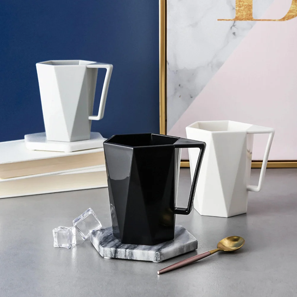 

Plastic Toothbrush Tumbler Cups Creative Simple Geometric Bathroom Mouthwash Cup with Handle (Black)