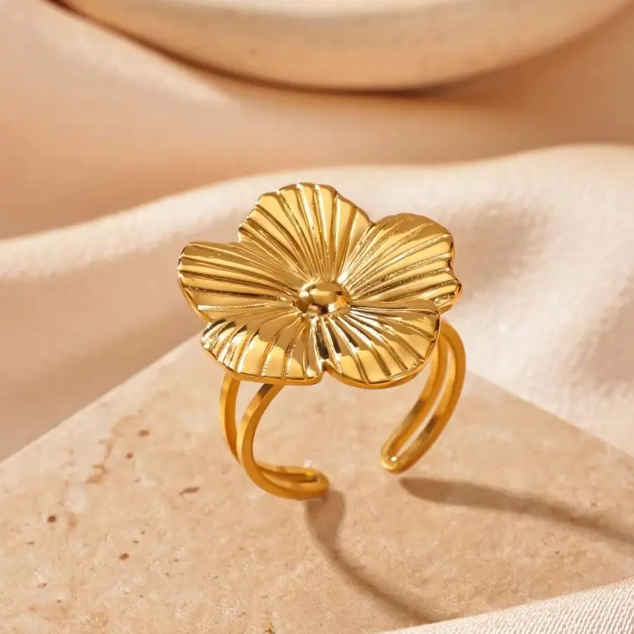 Zarte Plumeria-Ringe für Damen, 18 Karat vergoldeter Edelstahl, Plumeria-Öffnungsring, ästhetischer Schmuck für Hochzeiten und Partys, Geschenk