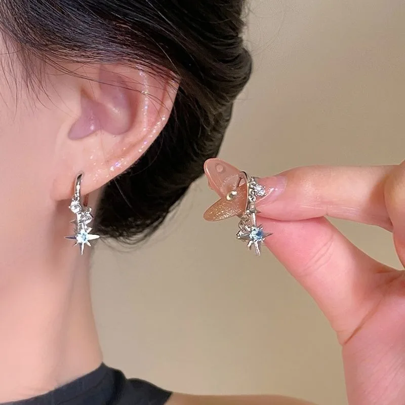 2025 الخريف الشتاء العصرية القلب وأقراط للنساء الكورية أنيقة ضوء الفاخرة الحب استرخى القرط موضة بسيطة قطرة هدية