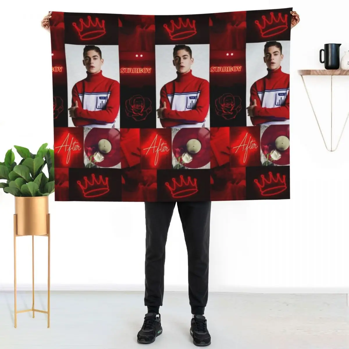 

Hero Fiennes Tiffin in Red Throw Blanket Faux Fur Soft Warm Blanket for Bed