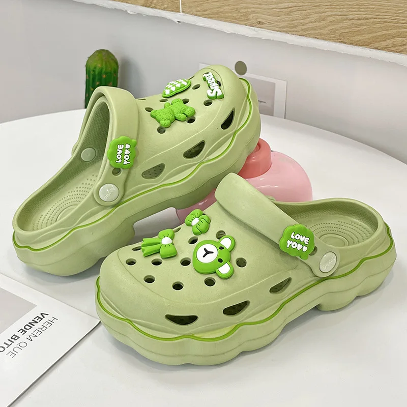 Summer New Hole Shoes Non-slip Garden Shoes Women Beach Slippersals Classic Nursing Clogs Hospital Work Medical Sandals