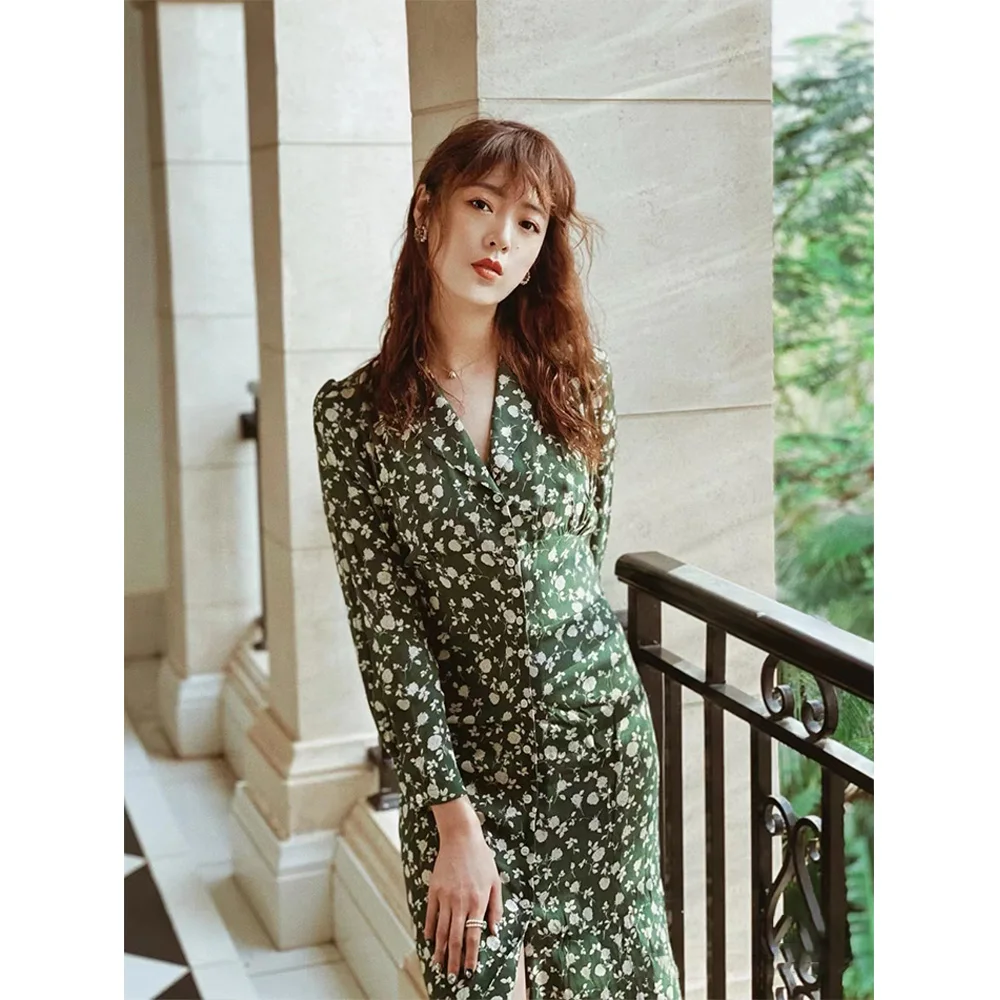 

2022 Spring and summer new fresh floral print retro V-neck Slim waisted dress long skirt