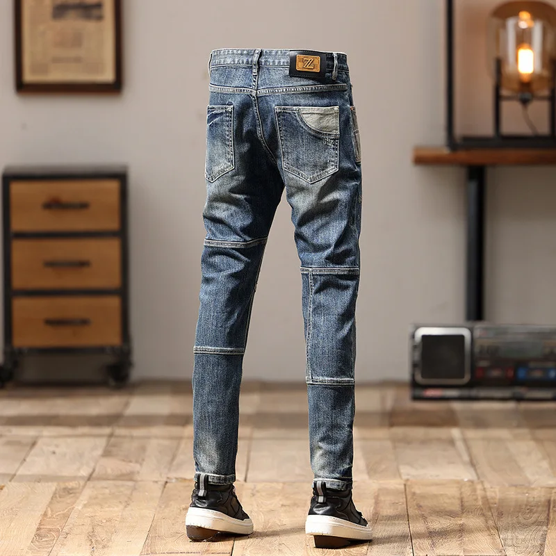 Jeans de motocicleta de perna reta masculino, patchwork de costura, slim fit, roupas leves, calças de personalidade Pu Shuai, na moda