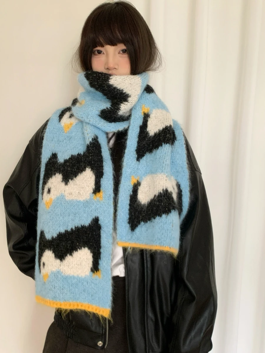 وشاح البطريق الصغير المحبوك على شكل رسوم كرتونية لطيفة للنساء يحتوي على حماية من الصوف الدافئ والسميك للرقبة