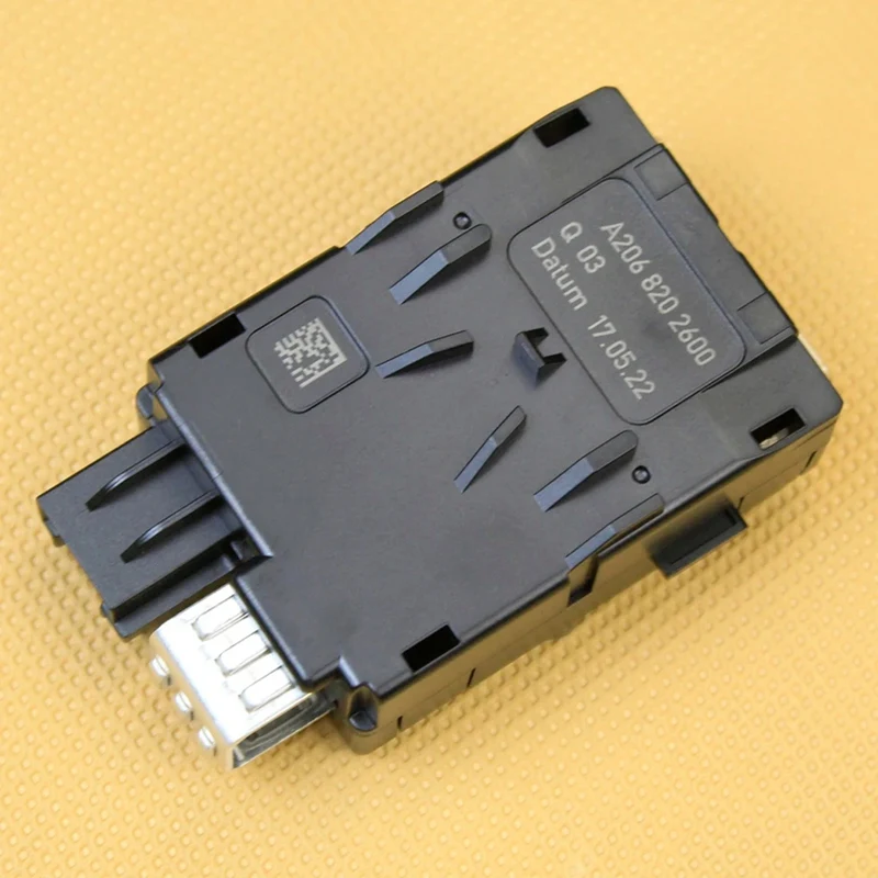 Untuk mercedes-benz W206 W223 USB Plug soket pengisi daya antarmuka Interface Connector USB konektor soket