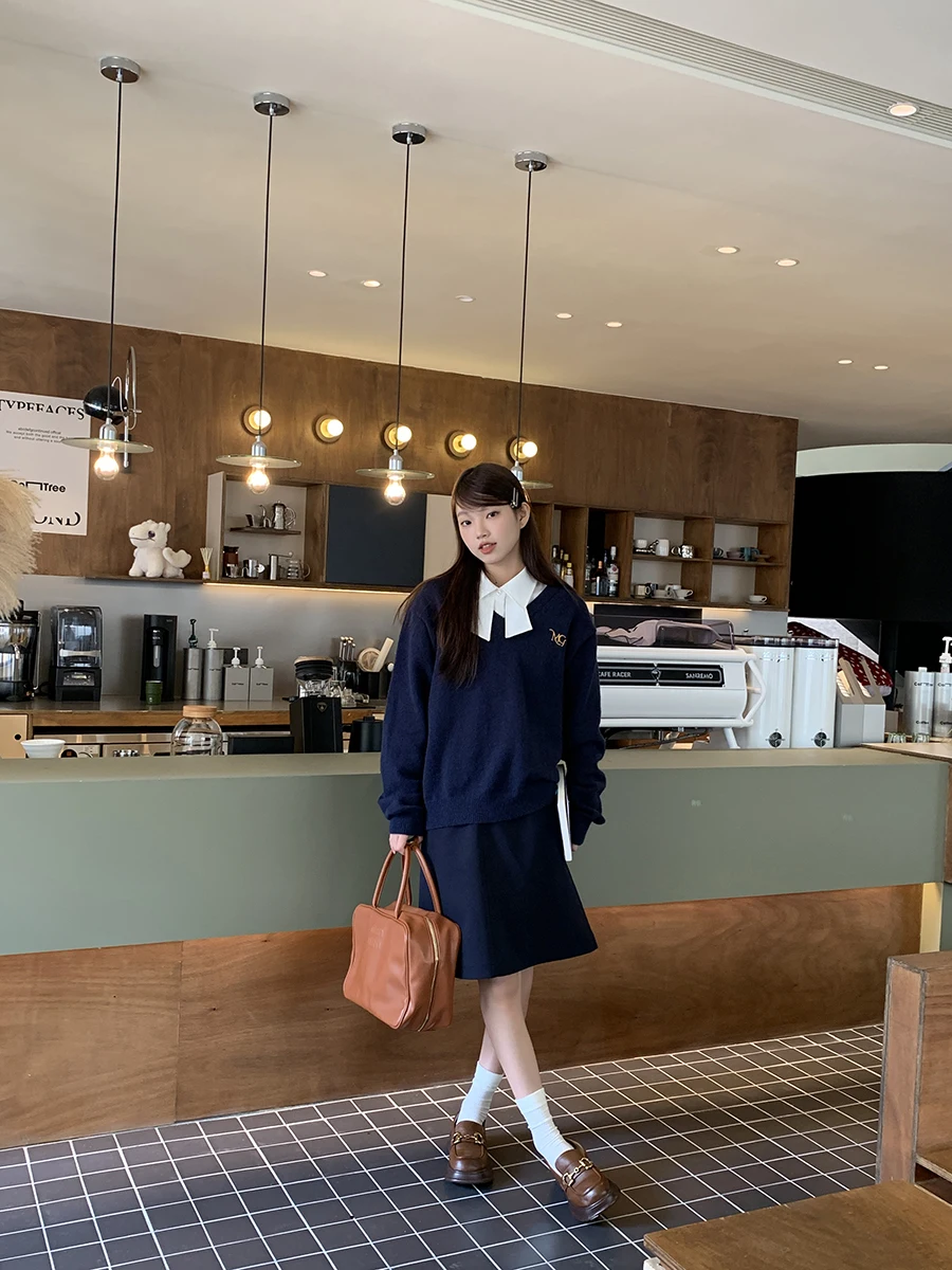 

Red Celebri V-Ne Knitwear Women's Loose Design Autumn Winter New Sle Lazy High-End Feeling Comfortable Warmth Faion