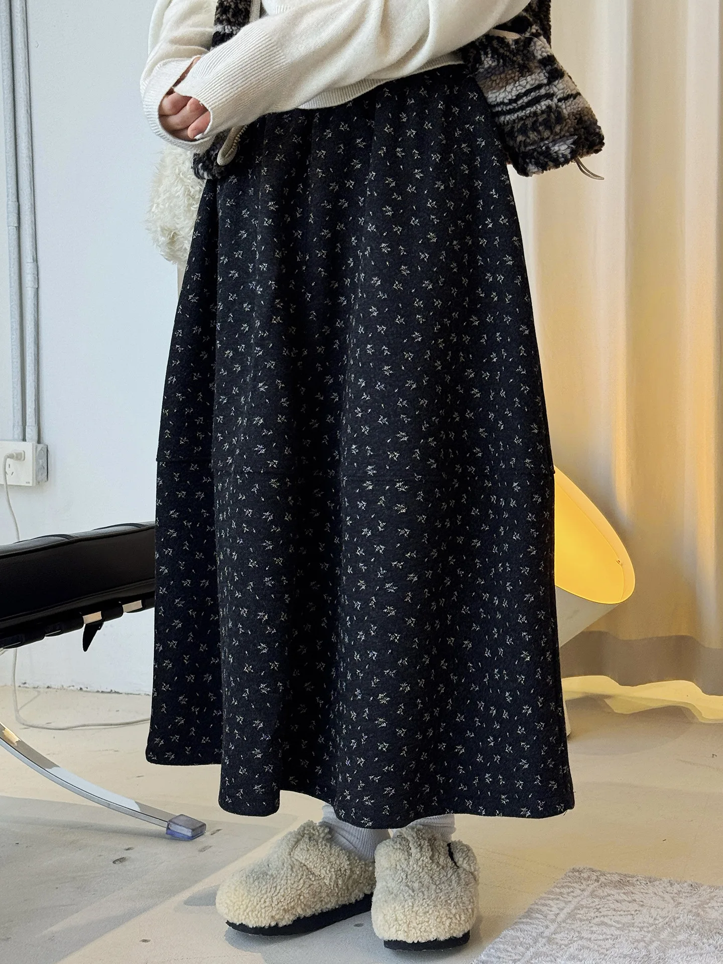 

Зимняя новая корейская ретро-юбка трапециевидной формы с цветочным принтом и волосатой гаретой средней длины для женщин