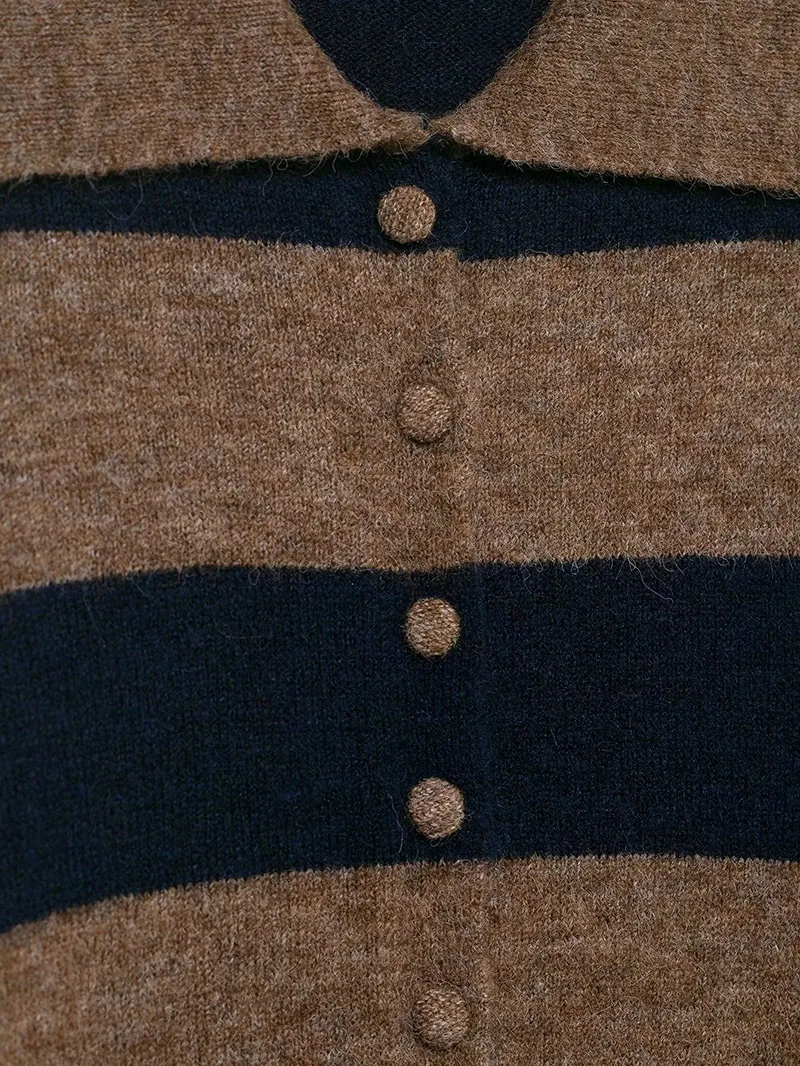 Elegancki sweter damski w paski z dzianiny, casualowy, z kołnierzykiem polo, z długim rękawem, zapinany na jeden guzik, sweter wkładany przez głowę, odzież dzianinowa damska na jesień i zimę.