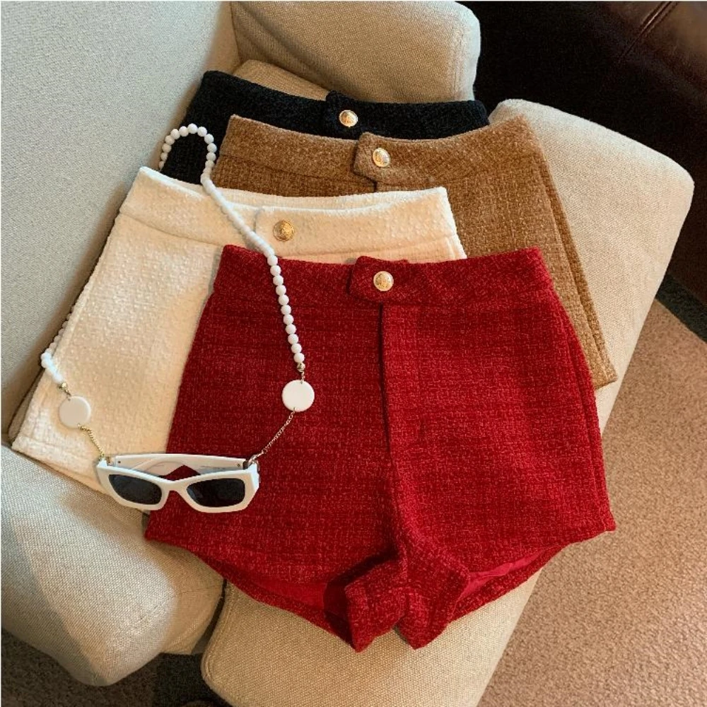 black shorts 2025 Spring and Winter Retro Korean Version Women Temperament Tweed Shorts in Black Camel White Red