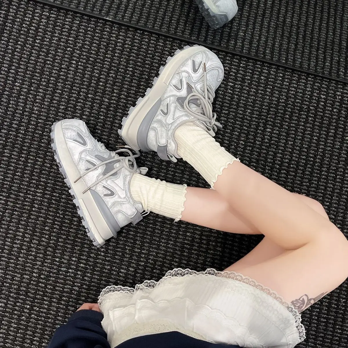 Unique Design Women Dad Shoes 2025 Autumn New Distressed Finish Chunky Sole Casual Trendy Influencer Stylish Retro Shoes