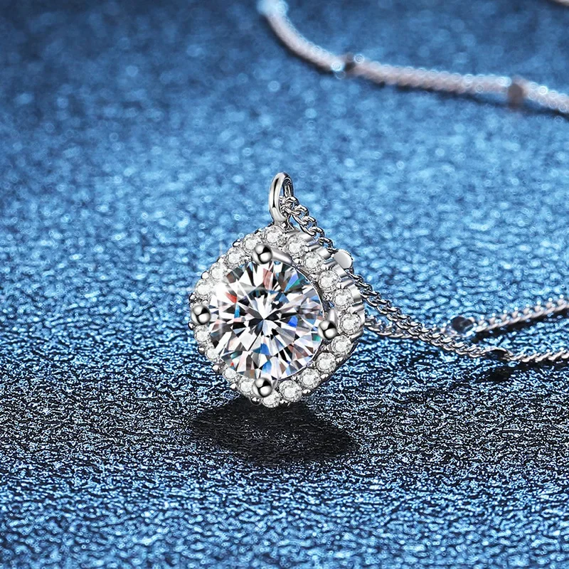 18K Gold Set with Diamonds PT950 Platinum Necklace, Elegant Square Bag Pendant, 1-carat D-color Moissanite Collarbone Chain
