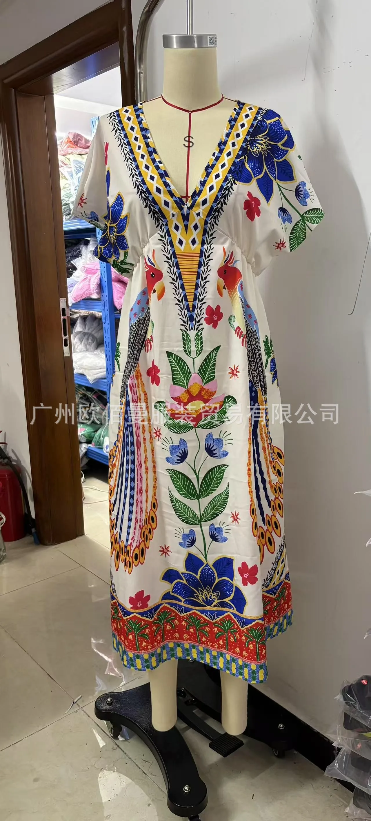 DYKR 2025 robes d'été en gros pour les femmes robes De Noche juvéniles col en v imprimé mode ample à manches courtes robe longue