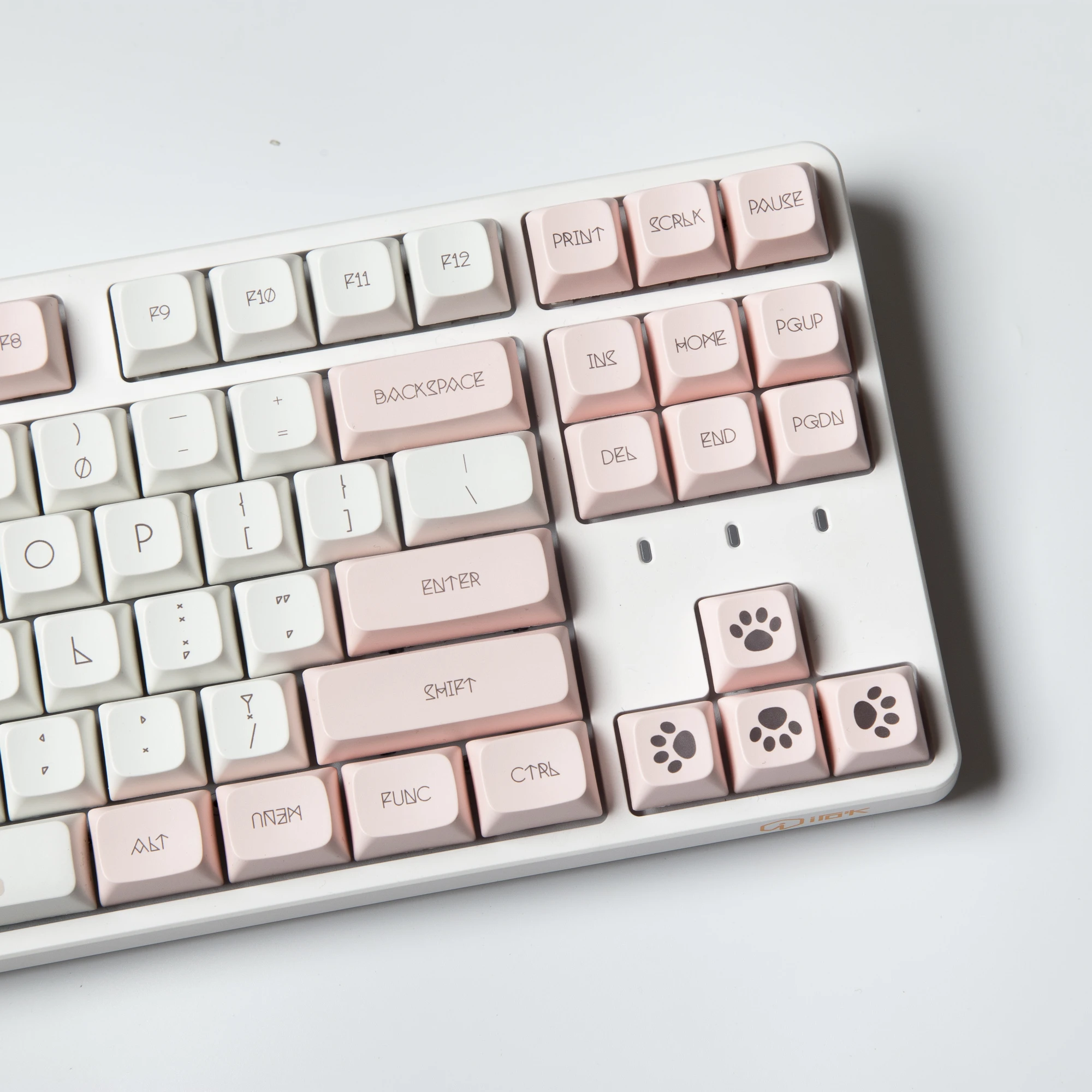 GMK Key Cap PBT Dye Sub XDA Profile 136 Keys GMK Chis Cat Keycaps Pink Cute Cat DYE-SUB Keycap For Mechanical Gaming Keyboard