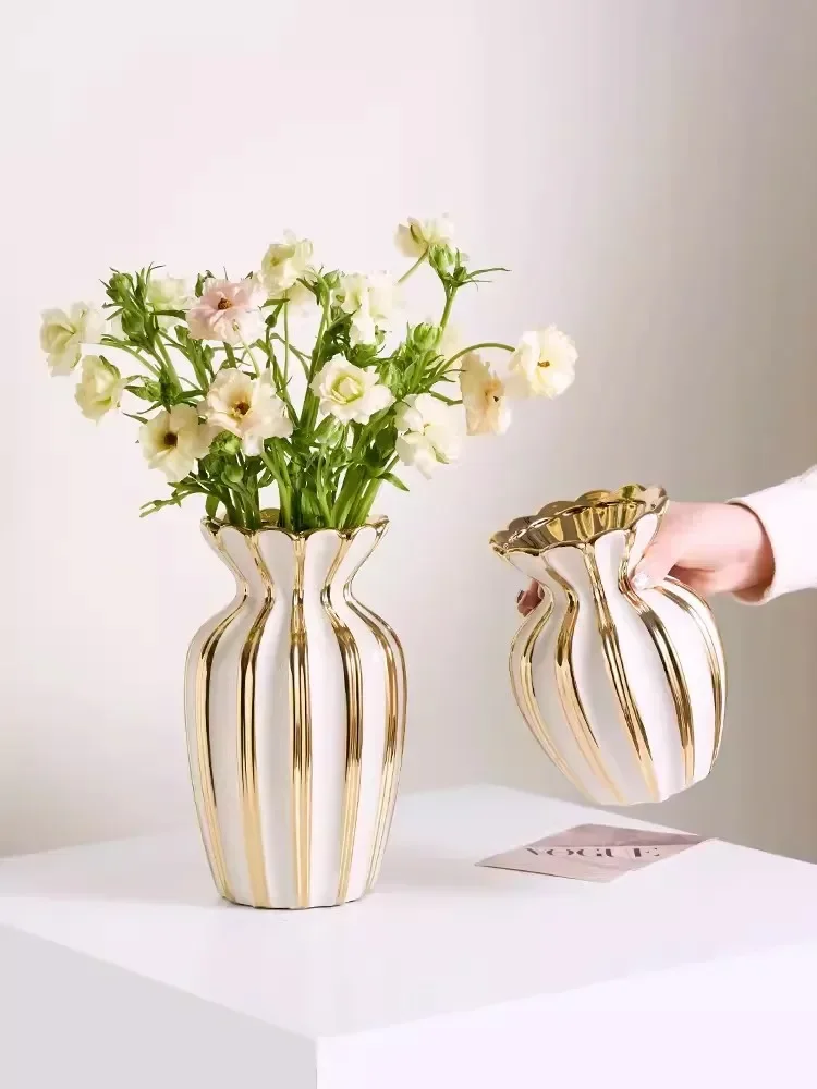 

Nordic Retro Gold Painted Cream White Ceramic Vase Living Room Coffee Table Flower Arrangement Vase Girl Flower Pot Home Decor