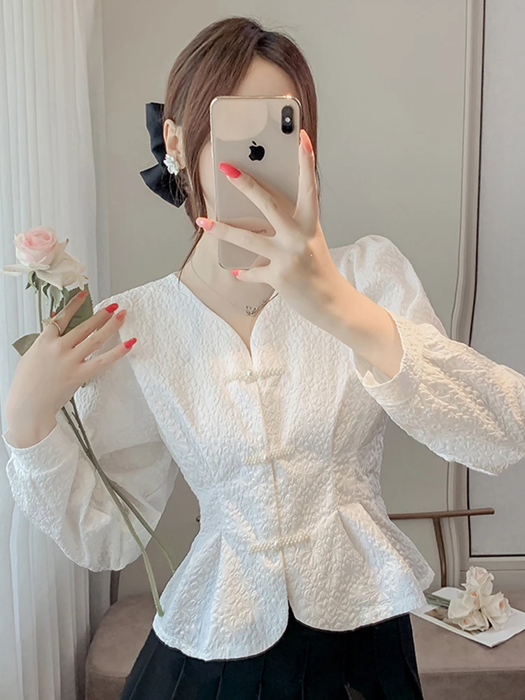 

New Chinese Style White Shirt Women's Spring 2026 V-neck Short Waist-cinching Button-up Vintage National Trend Bubble Sleeve