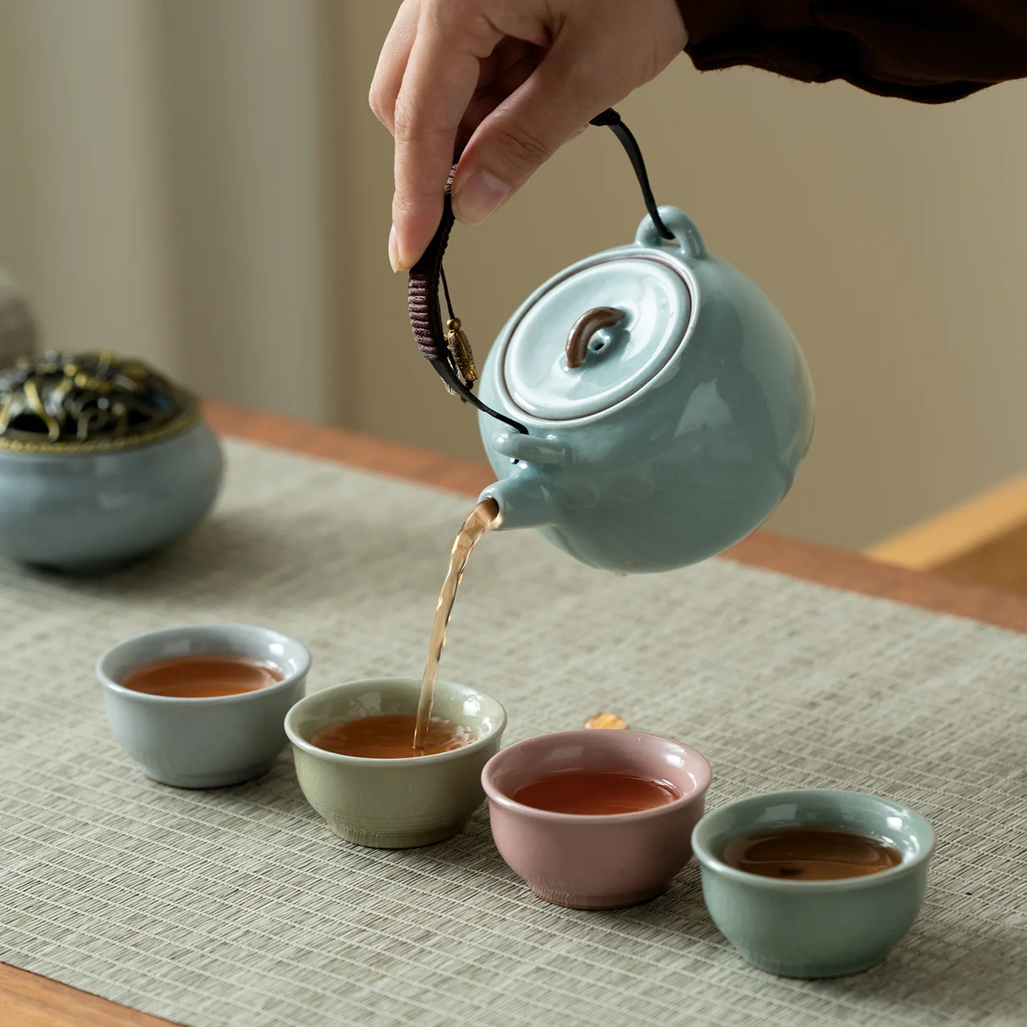 Retro Handle-Style Teapot Style Ge Kiln Ceramic Tea Set 4 Cups with Incense Burner Home Use Tea Set Gift Box Business Gift