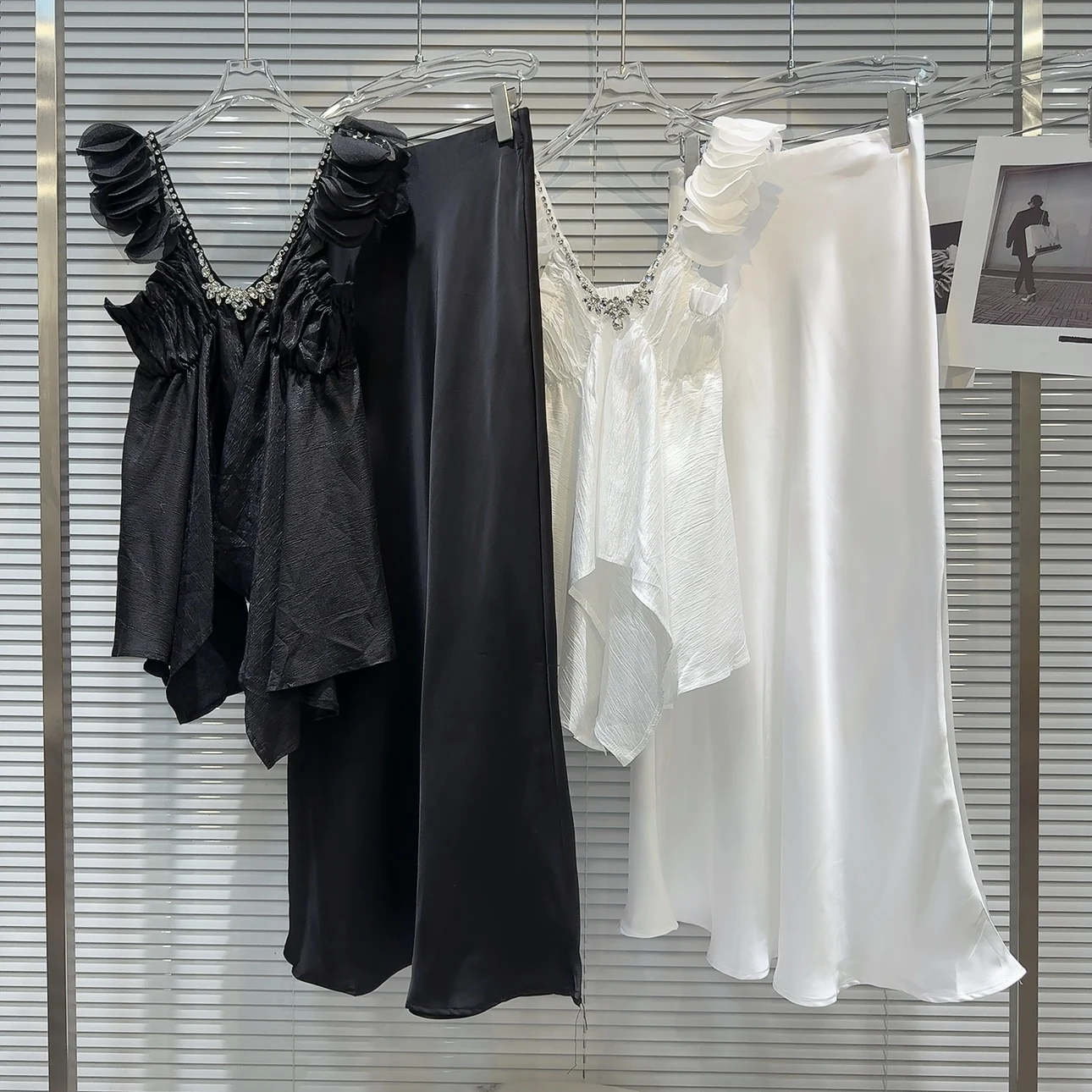 

Summer 2025 New Faionable Satin f Skirt And Chiffon Strap Top Diamond Collar Set Women's Age 25-35 Sle Ele Ensemble