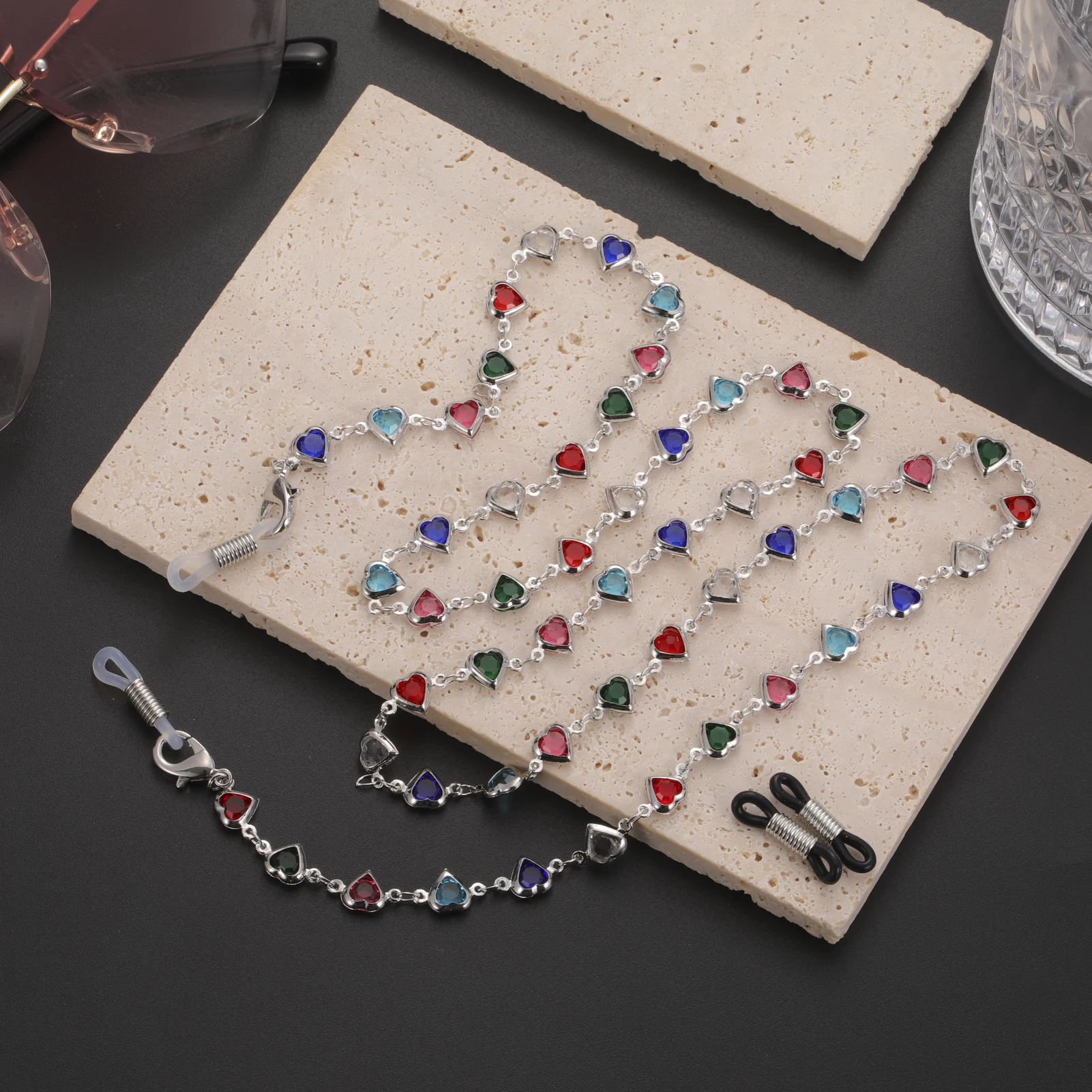 Skyrim Farbige Kristall-Herzförmige Brillenkette aus Edelstahl, Damen-Sonnenbrillenkette, Modischer Bohemian-Schmuck – Detail 27