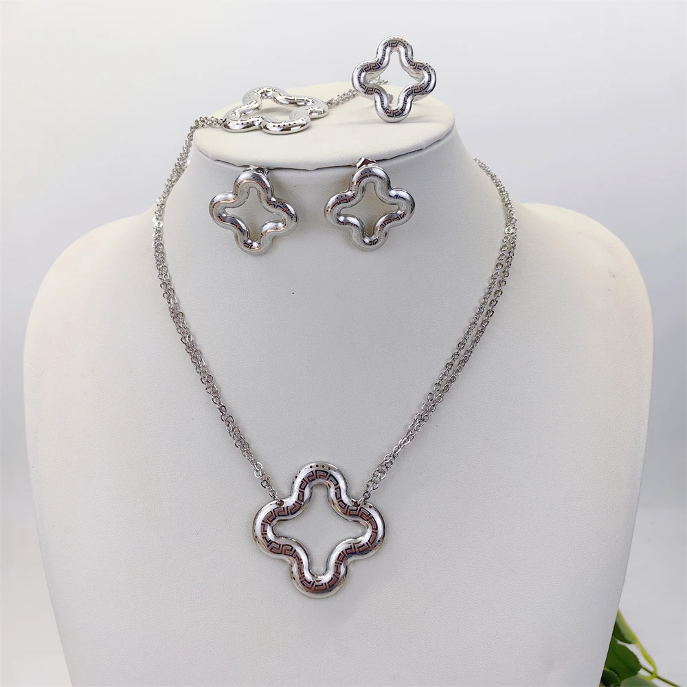 conjunto-de-joyeria-titi-italiano-con-collar-y-pendientes-de-aro-para-mujer-regalos-para-bodas-y-fiestas-en-dubai