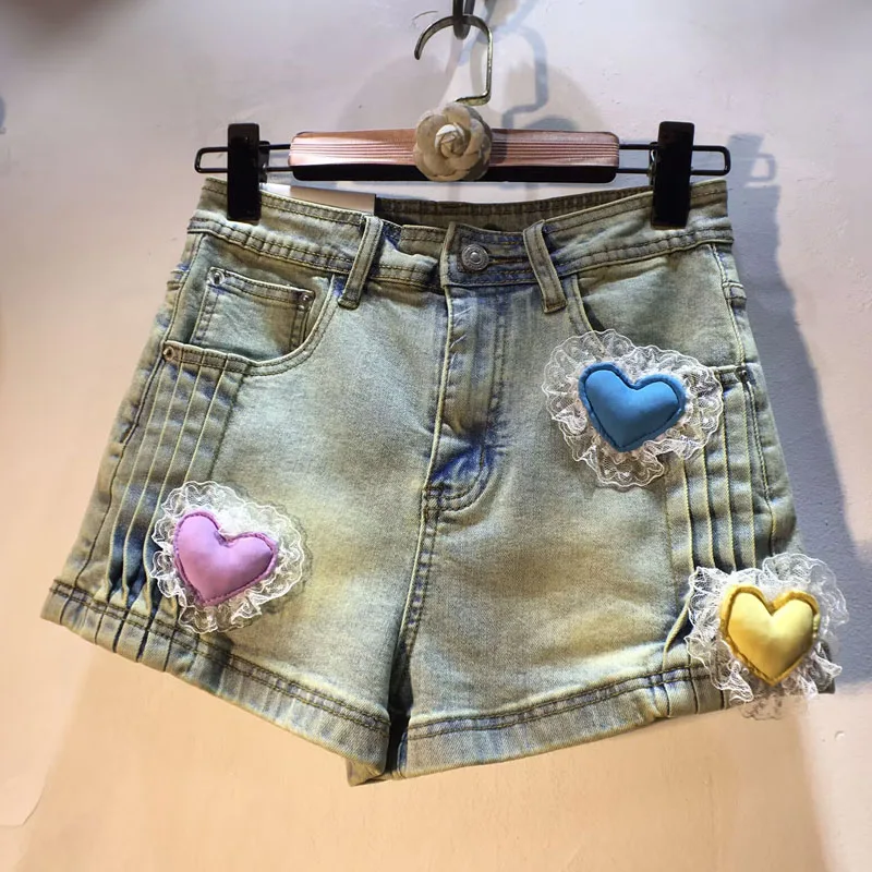 2025 Summer New Style Patchwork Three-Dimensional Heart High-Waisted Slimming Elastic Pleated Denim Shorts for Women