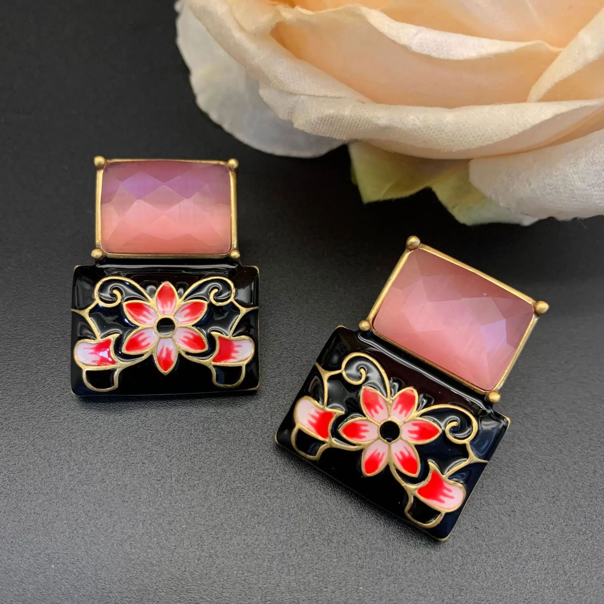 Luxury Black Purple Enamel Camellia Flower Drop Earrings for Women Vintage Middle Court Style Square Eardrop Jewelry Gifts INS