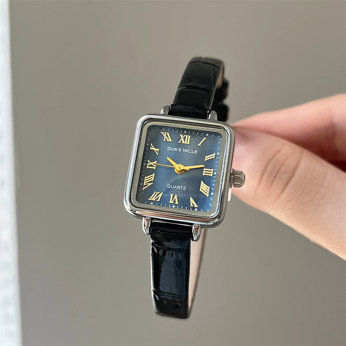 Newwomen'swatchclassicsquareladies watch light luxury retro mother-ofpearl face leather strap original gift original watch