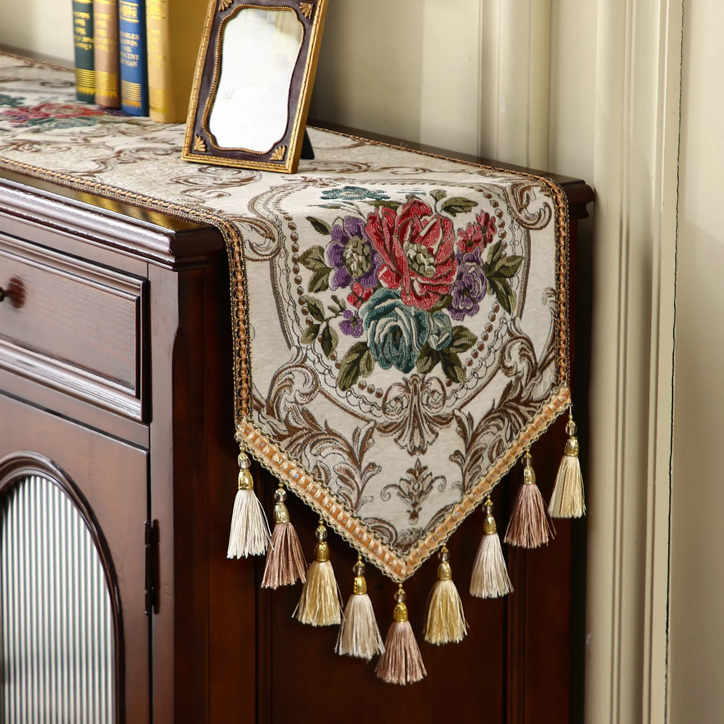 Jacquard Embroidery Table Runner European Luxury Dining Room Table Runner Home Coffee Table Decor Long Strip TV Cabinet Cover