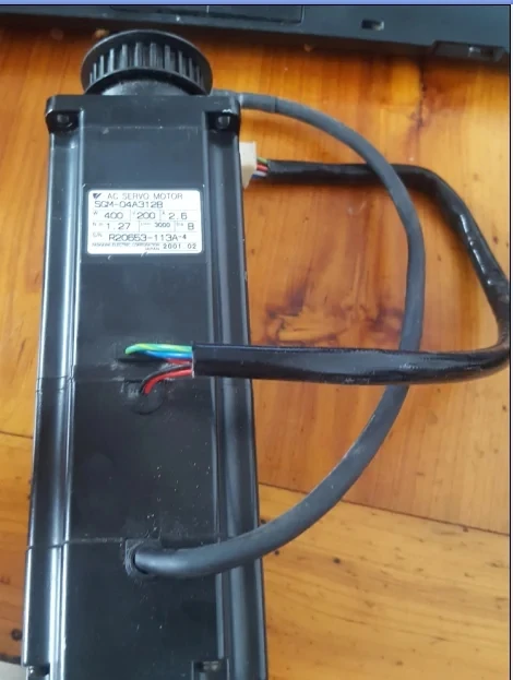 SGM-04A312B    SERVO MOTOR ,   In good working condition, free shipping   a