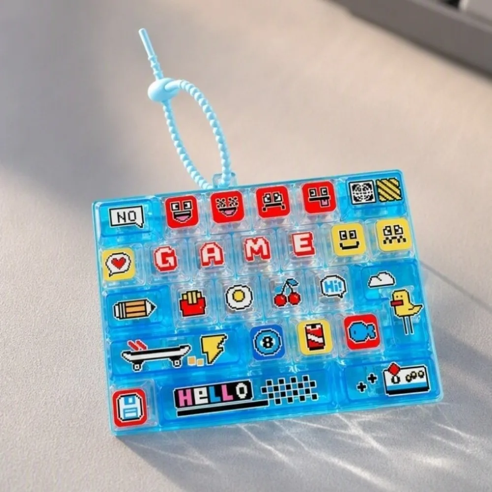 Creative 26-Keycap Keychain Pixel Button Portable Design Fidget Gadget Cartoon Pattern Hand-play Pendant Sensory Charm Bag Charm