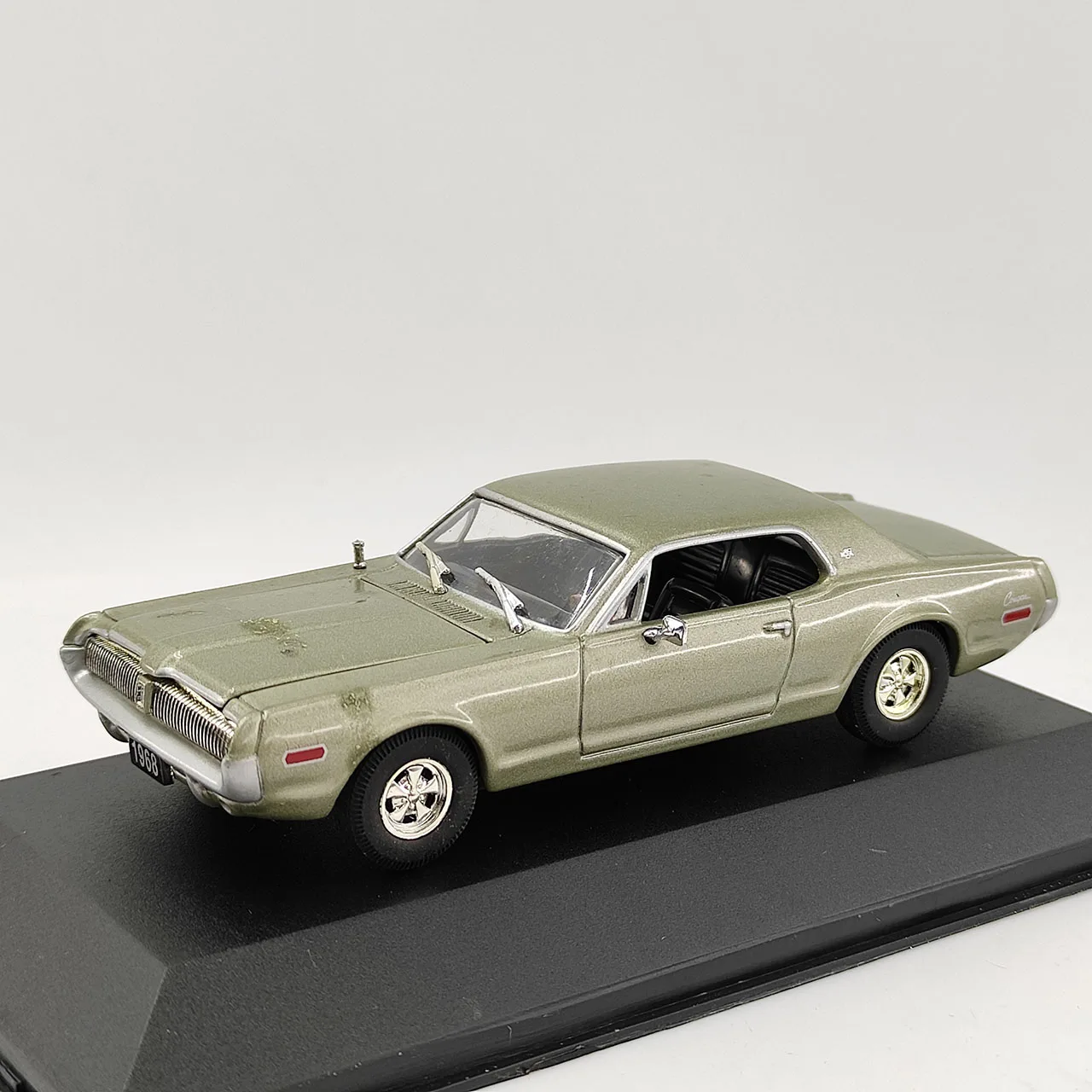 

Box Cracked Paint Surface Defect SUN STAR 1:43 Scale MERCURY COUGAR 1968 Alloy Car Model