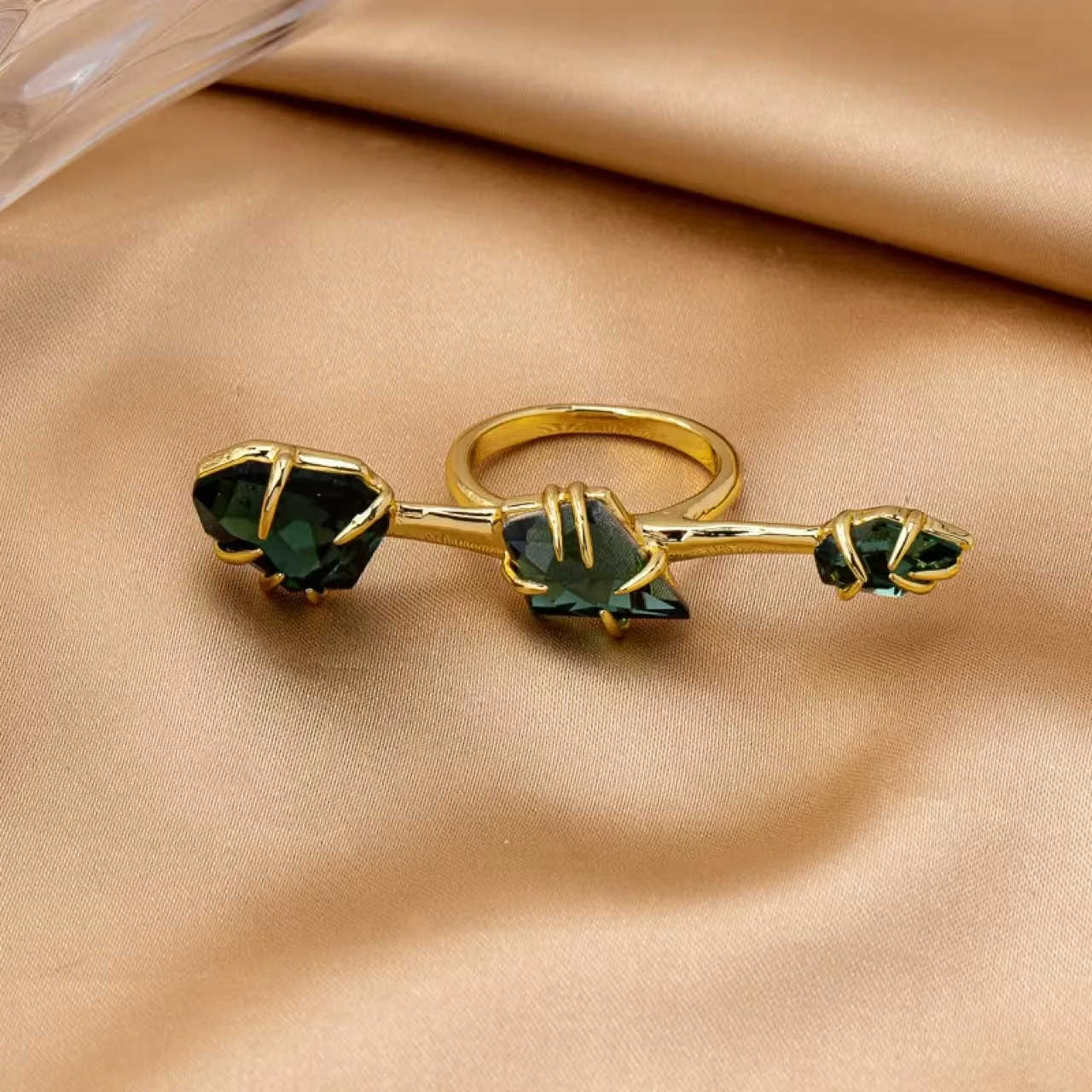 الشهيرة مصمم شخصية الفولاذ المقاوم للصدأ خاتم الزمرد الماس غير النظامية الأحجار الكريمة فنجر الفرقة المجوهرات الفاخرة طبق الاصل بالجملة #2