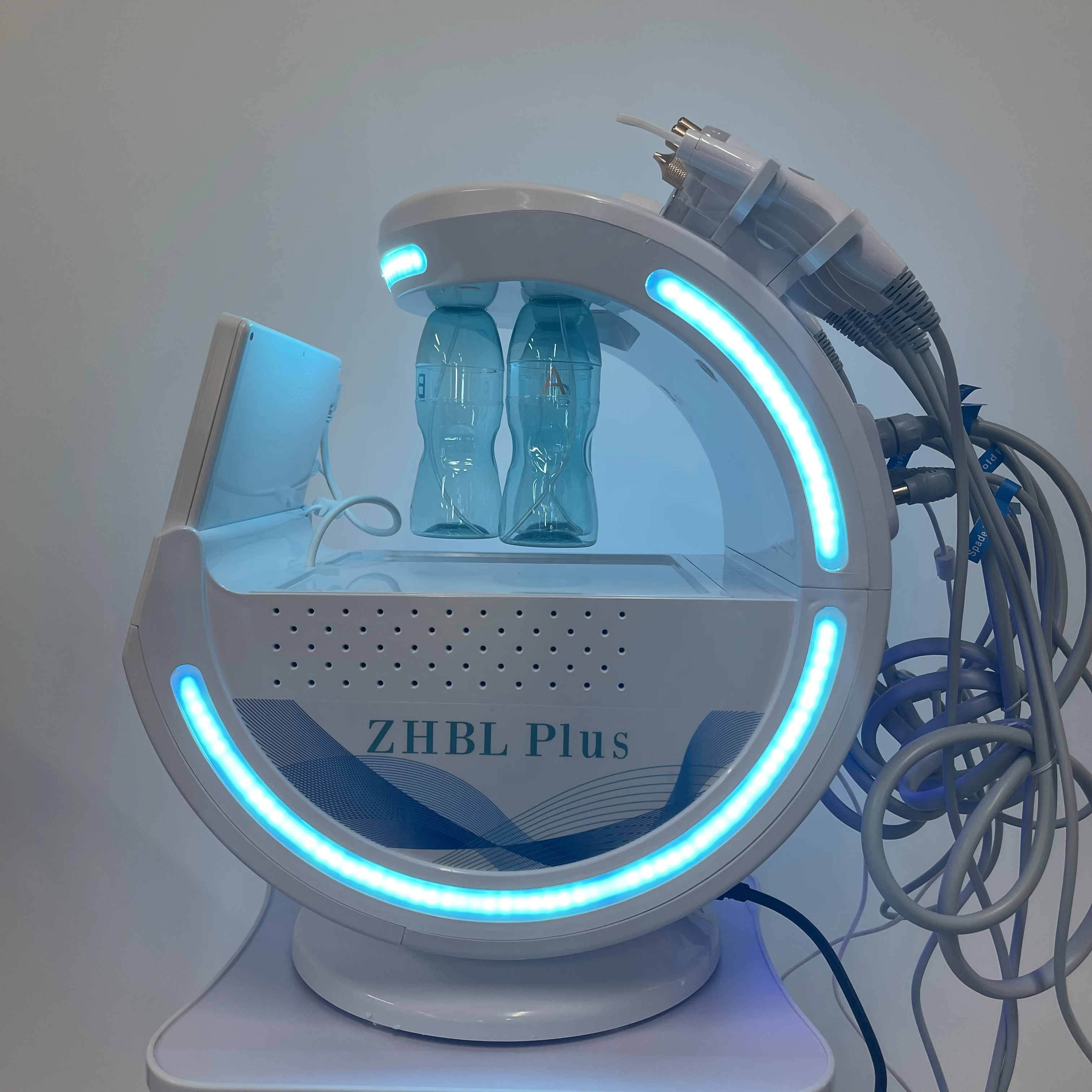 Profesjonalne urządzenie do hydrodermabrazji Smart Ice Blue Plus 7 w 1 z funkcją tlenową, masażu bąbelkowego, liftingu RF i ultradźwięków.