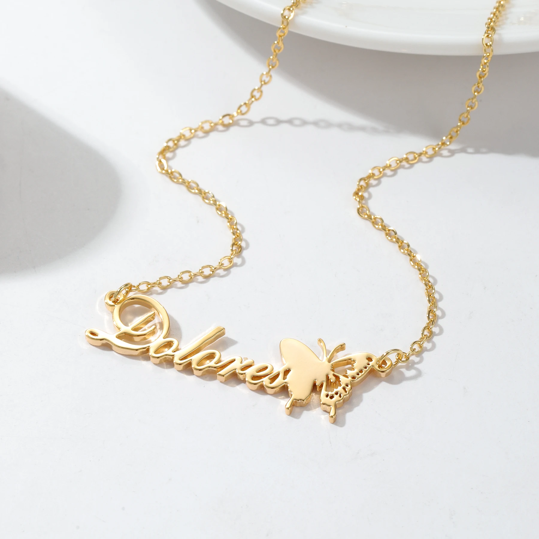 Liontin Nama Personal Kalung Kupu-kupu Kustom untuk Wanita Hadiah Perhiasan Mode Baja Tahan Karat Rantai Tulang Selangka Indah