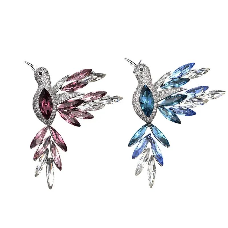 Broche de pássaro de cristal elegante, de grandes e sofisticados, com senso de design de nicho, um acessório de casaco requintado e moderno