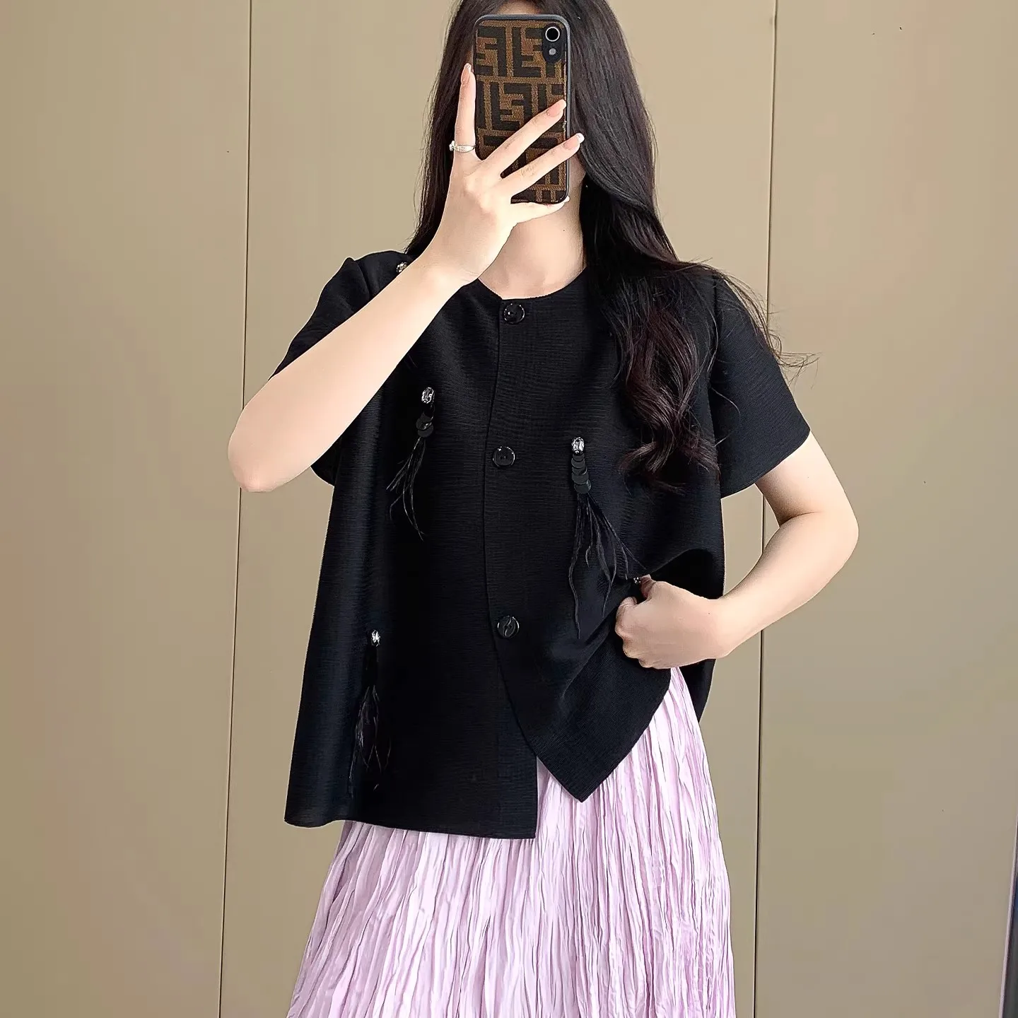 

Летний женский кардиган Miyake 2026 с коротким рукавом, расшитый бисером и перьями, повседневная свободная куртка большого размера на резинке