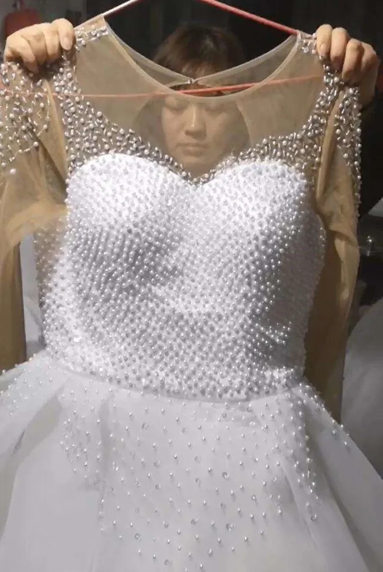 Abito da sposa personalizzato con perle scintillanti e strascico di corte, maniche lunghe, abito da ballo, abito da sposa gonfio da chiesa taglie