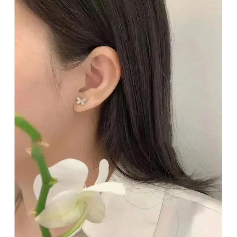 

2026 Robotz Butterfly Earrings Exquisite and Elegant Heart-moving Earrings First Choice for Best Friends' Holiday Gifts