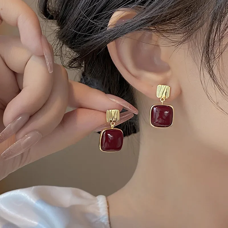 Romantic Geometric Square Drop Earrings Elegant Sweet Women Wine Red Black Geometry Stud Earrings Cute Jewelry Gifts
