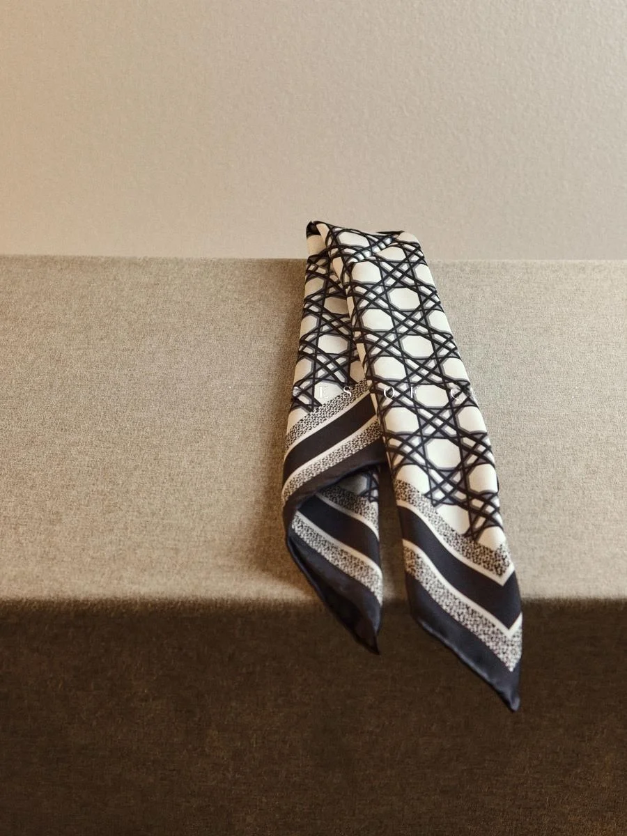 blue-d-tone-8-momme-handrolled-hem-silk-twill-letter-scarf-netie-high-end-feeling-large-size-geometric-pattern-women's-scarf