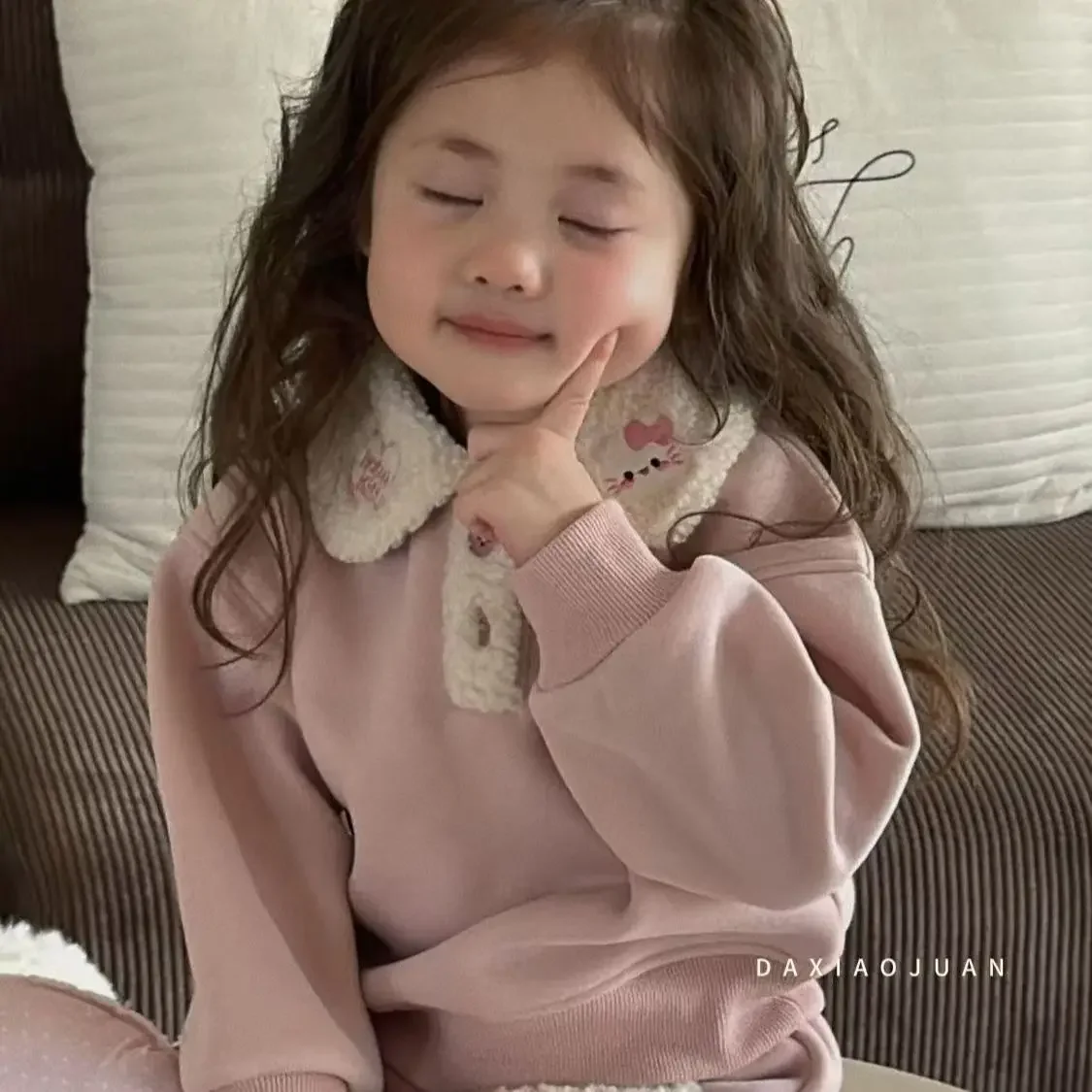 

Girl Velvet Hoodie Suit Kawaii Hot Sanrio Hello Kitty Children Cartoon Loose Coat Thickening Fashion Gift Winter Style New Gift