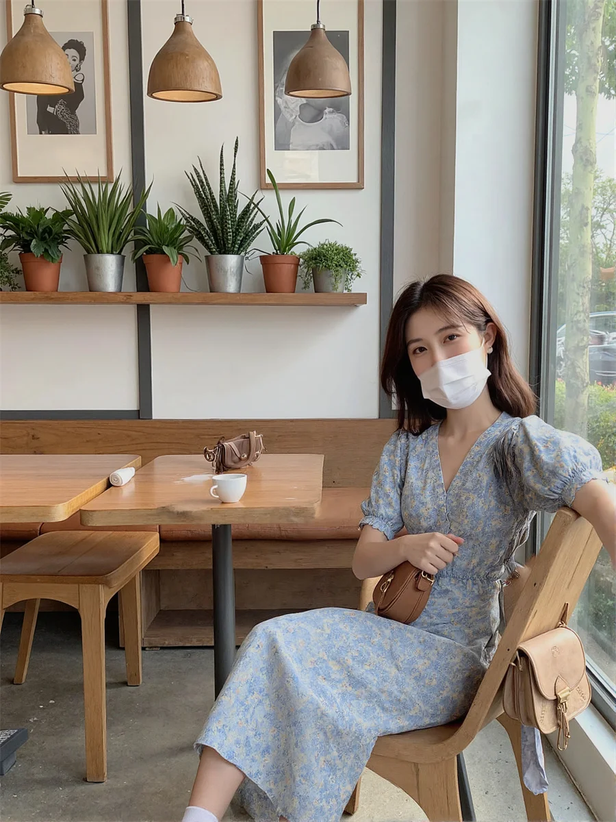 Abiti a maniche corte con sbuffo drappeggiato floreale Abbigliamento da donna Autunno a costine aderente Laurea Cut-Out Preppy Strass Crossover Ragazze