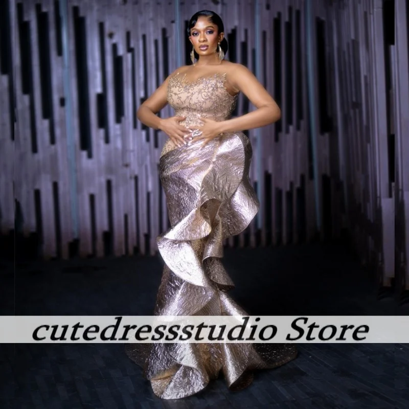 

Изысканные серебряные платья русалки для выпускного вечера Нежное вечернее платье с аппликацией из бисера Прозрачный воротник Свадебные платья 2025 по индивидуальному заказу