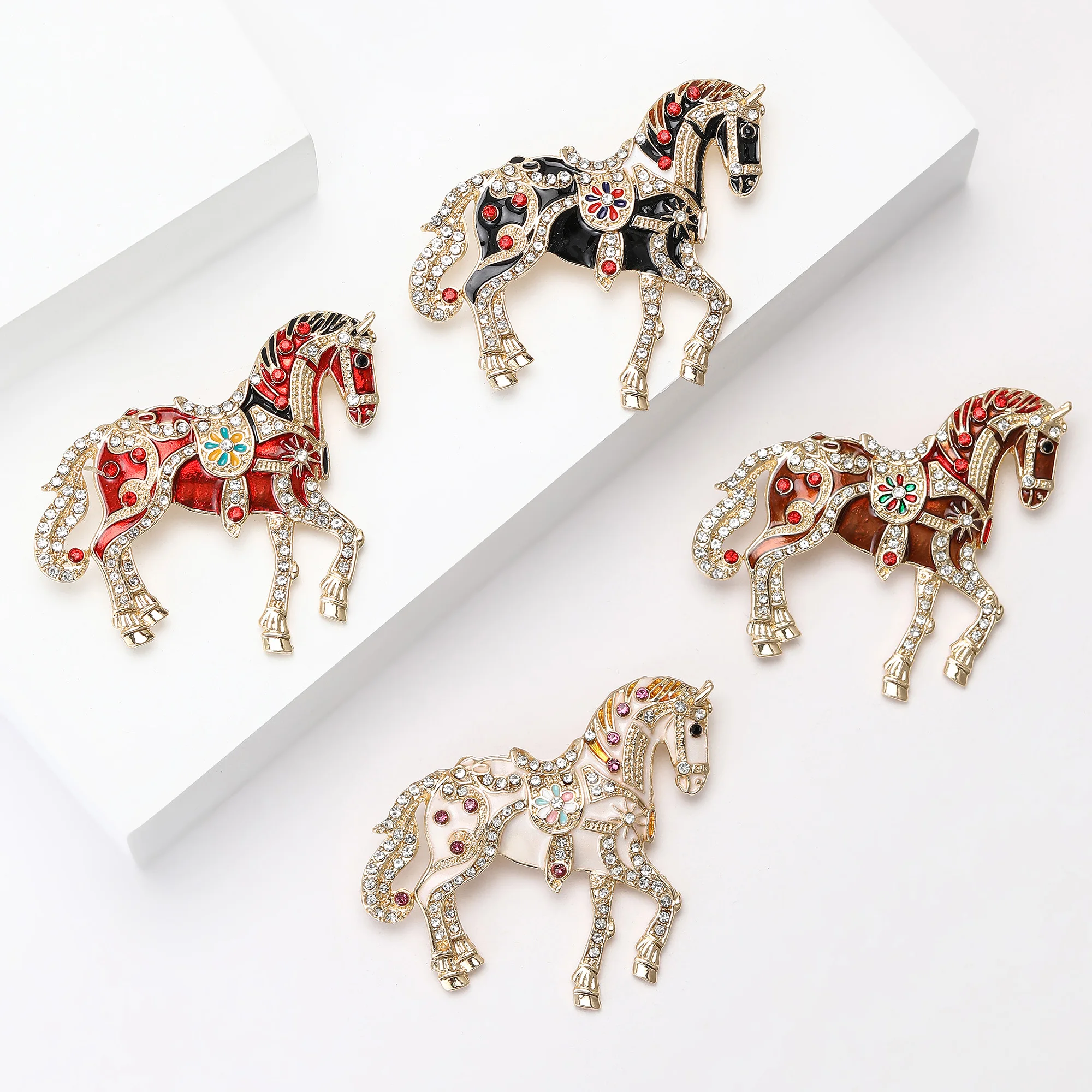 

New Color Gem Horse Brooches for male and female Zodiac Animal Pins New Year Gifts Friends Party Jewellery