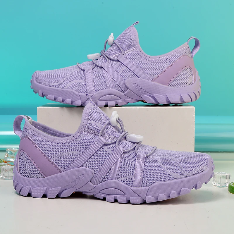 

A pair of children's summer sports fitness shoes, quick-drying drainage water-resistant beach shoes, size 35-42，WK-Y-818