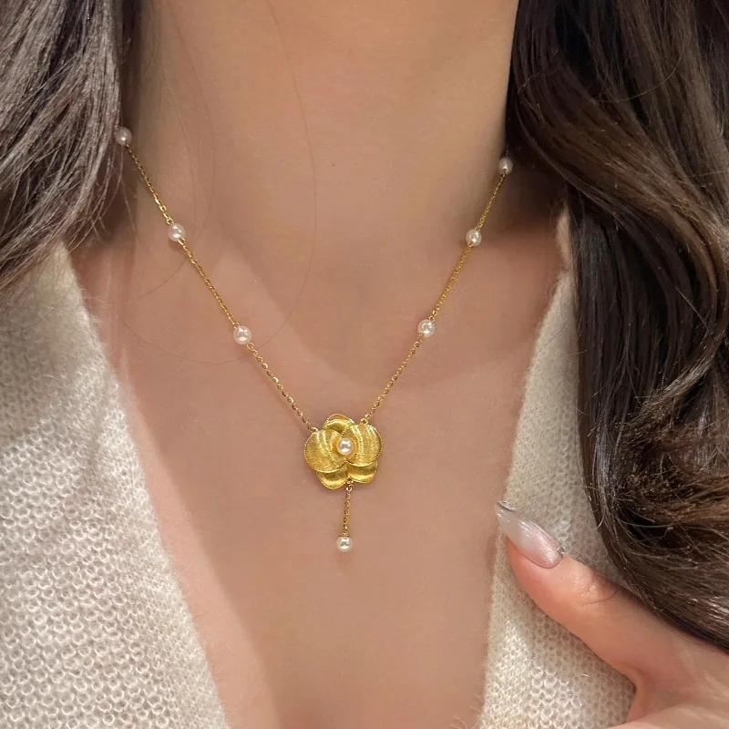

Classic Retro Fashion Brushed Butterfly Orchid Pearl Necklace Tassel Luxury Exquisite Clavicle Chain Wedding Jewelry Gifts