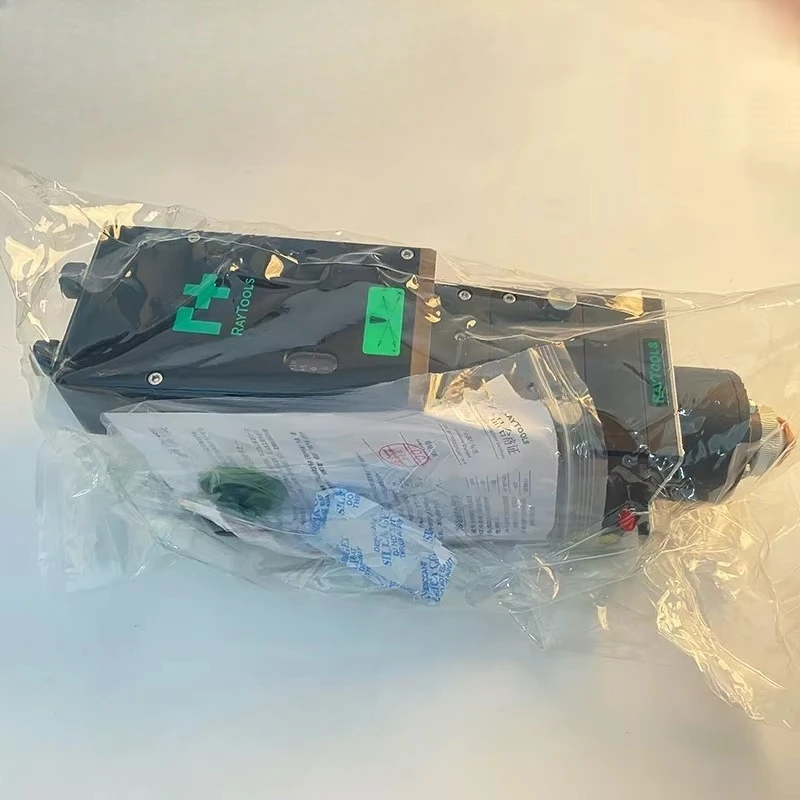 Attrezzatura industriale originale Raytools BM06K Testa di taglio in fibra con messa a fuoco automatica per parti di macchine da taglio in fibra
