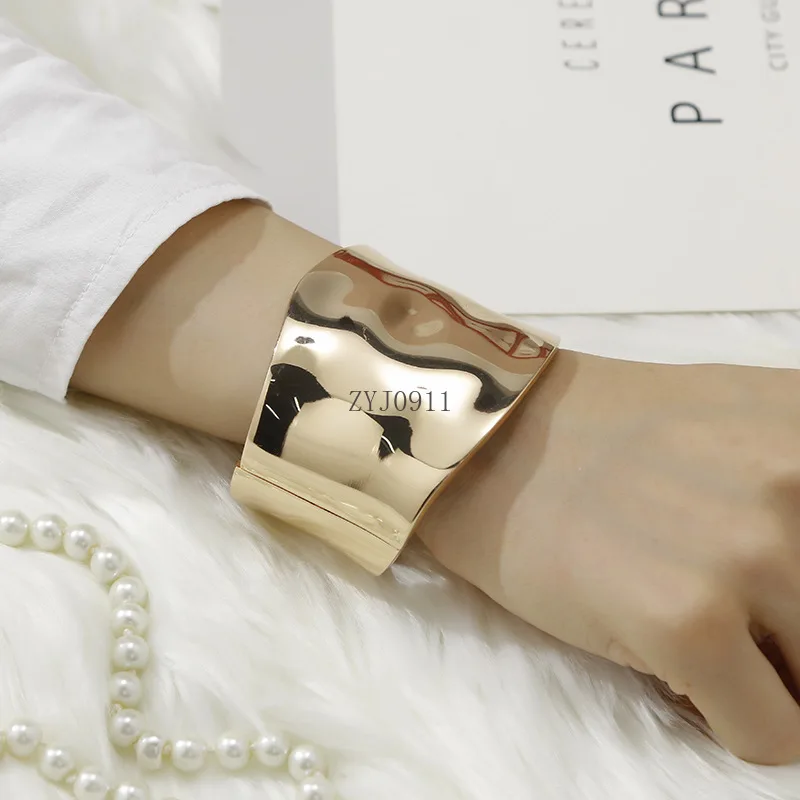 Y  European and American gold wide edged glossy non fading electroplated exaggerated female hand opening bracelet