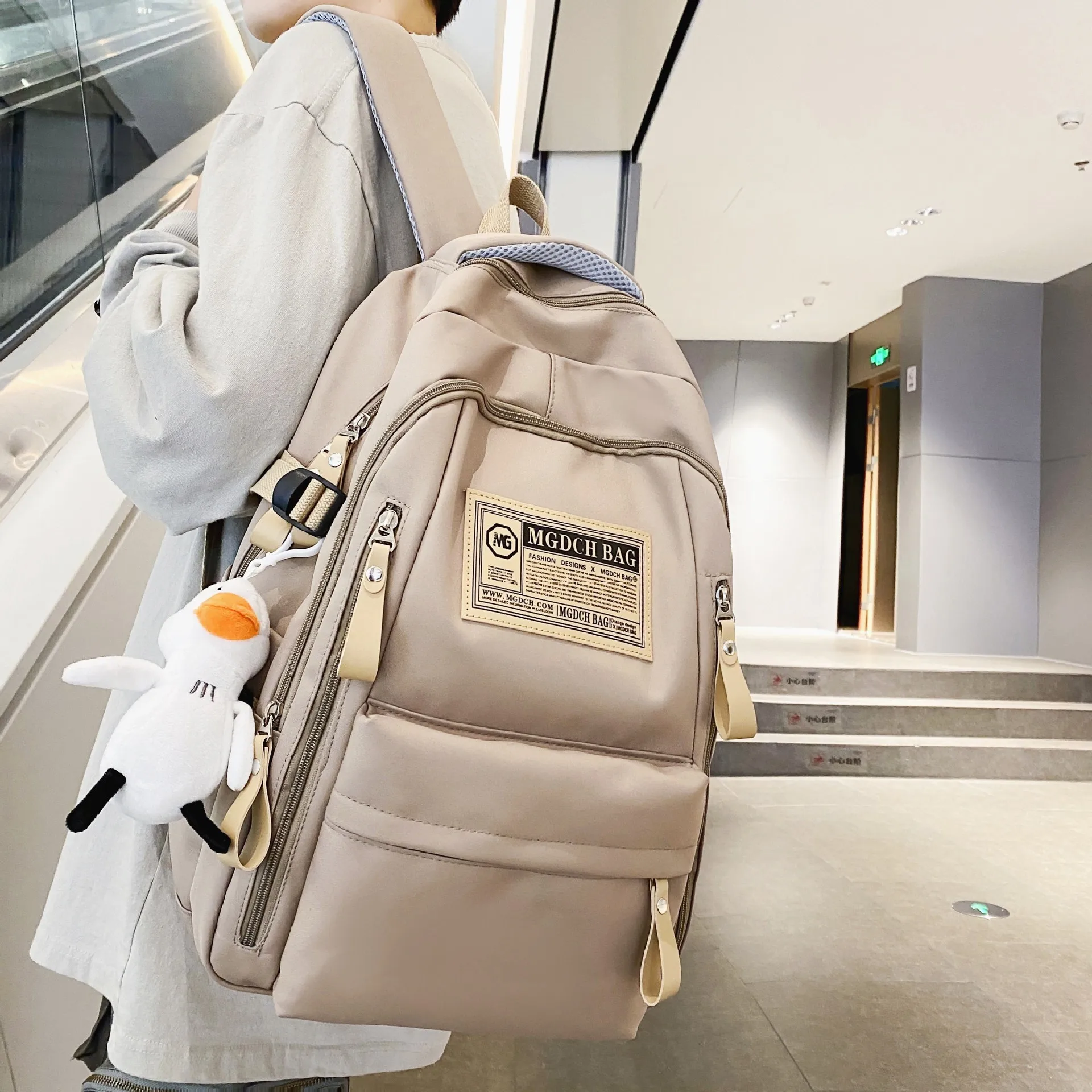 Large Capacity Vintage School Backpack - Durable Student College Bag, Minimalist Commuter Rucksack for Daily Use