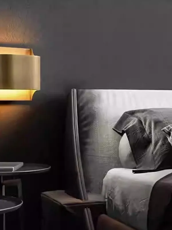 مصباح حائط نحاسي بالكامل، غرفة معيشة إبداعية للمصمم الحديث، خلفية غرفة النوم، مصباح حائط، مصباح الممر، مرآة، مصباح أمامي